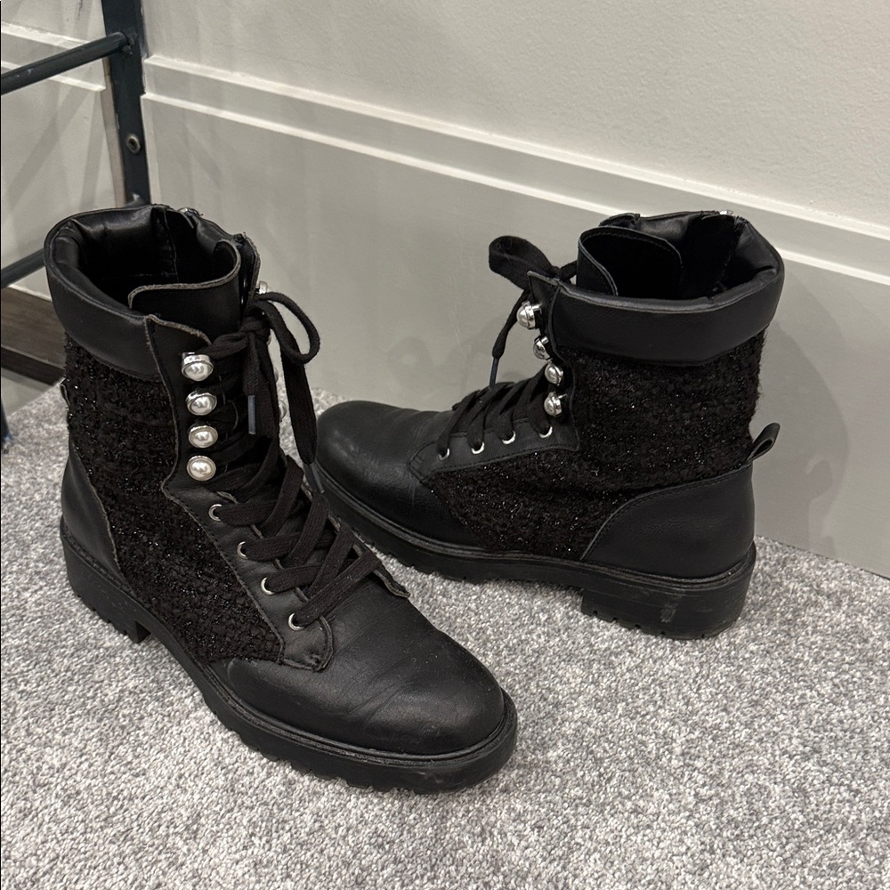 Black Women's Lace-Up Boots
